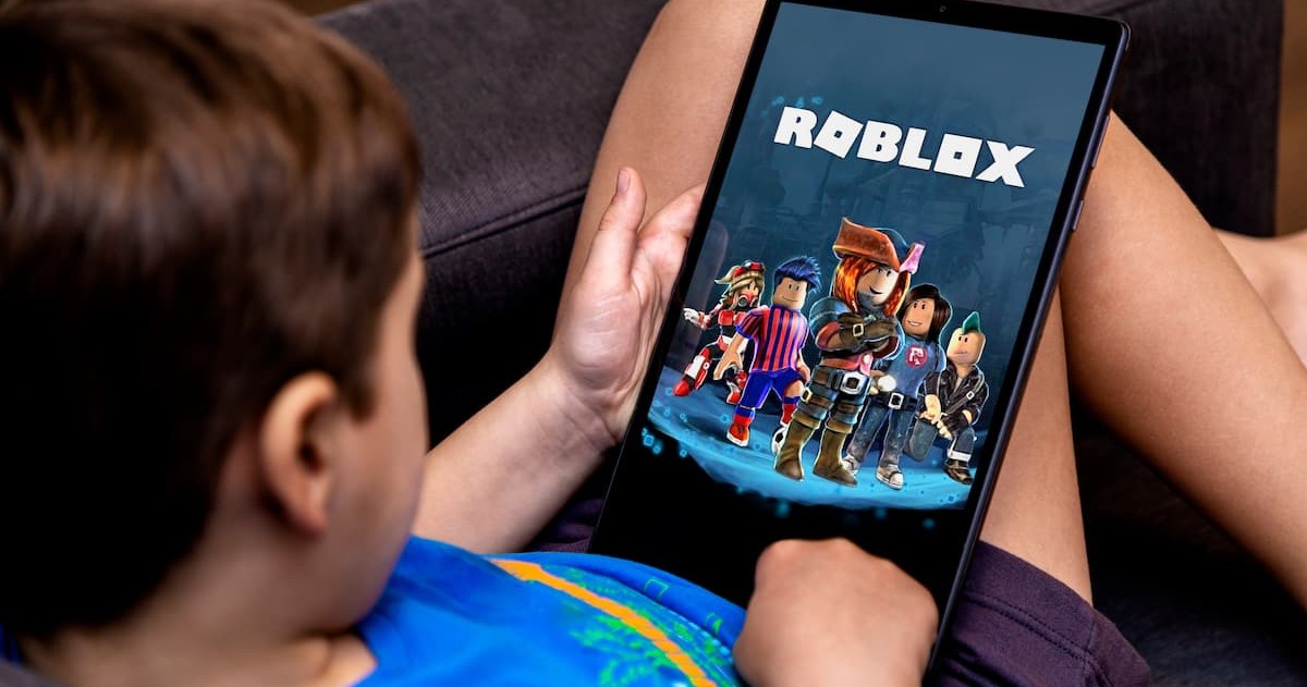 Roblox amplia controle dos pais sobre jogos, chat e tempo de tela