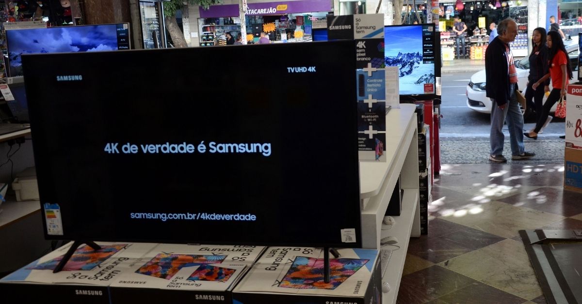 TV exposta em loja