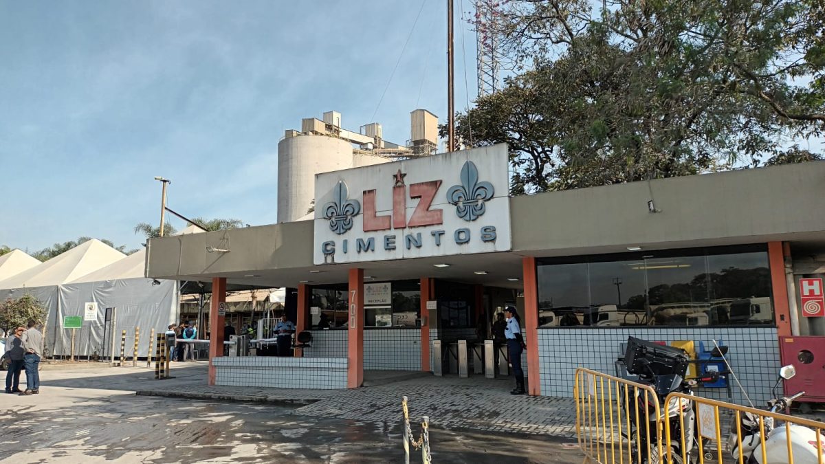 Fachada da Liz Cimentos