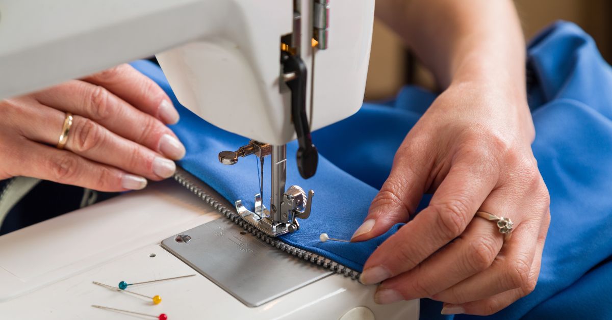 Preço para reformar roupas varia até 166% em Belo Horizonte, aponta levantamento