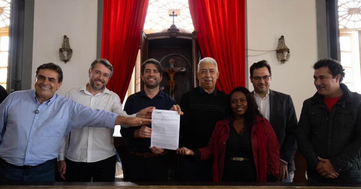 Solenidade de assinatura do termo de doação do imóvel do Expominas São João del-Rei à Universidade Federal daquele município