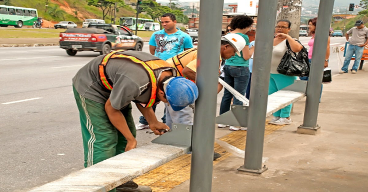 Em vigor: lei torna obrigatória a instalação de abrigos em pontos de ônibus de BH