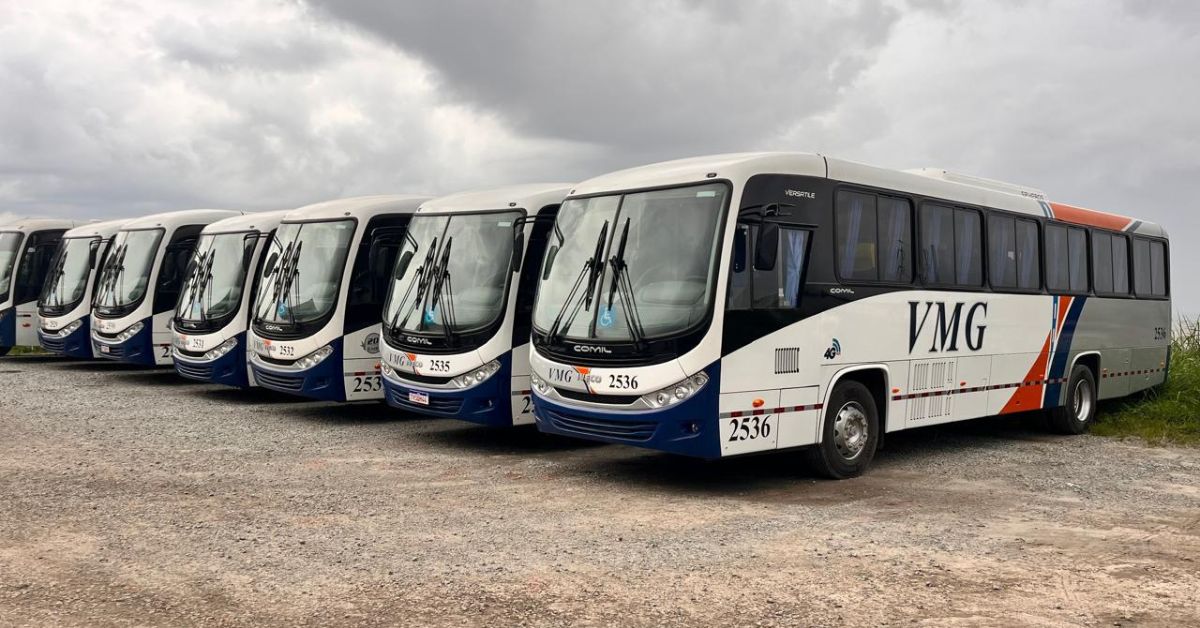 Frota de ônibus da Viação Minas Gerais (VMG) com chassi da Iveco Bus.