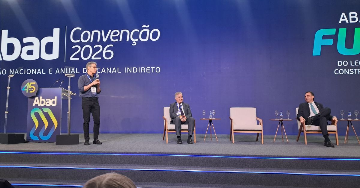 Em evento empresarial, Zema defende corte de gastos, reforma do STF e revisão de programas sociais