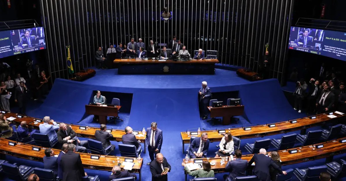 Alcolumbre trava tramitação da PEC do fim da 6×1 no Senado