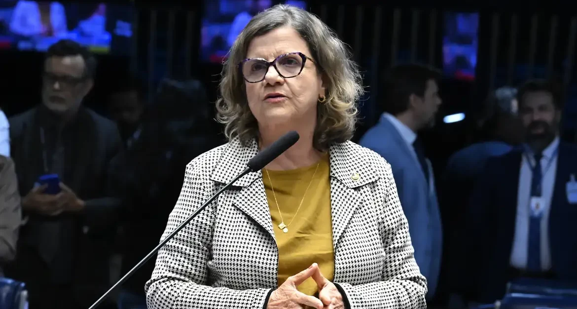 Direita dá tiro no pé ao focar impeachment do STF, povão quer fim da 6×1, diz nova líder de Lula no Senado
