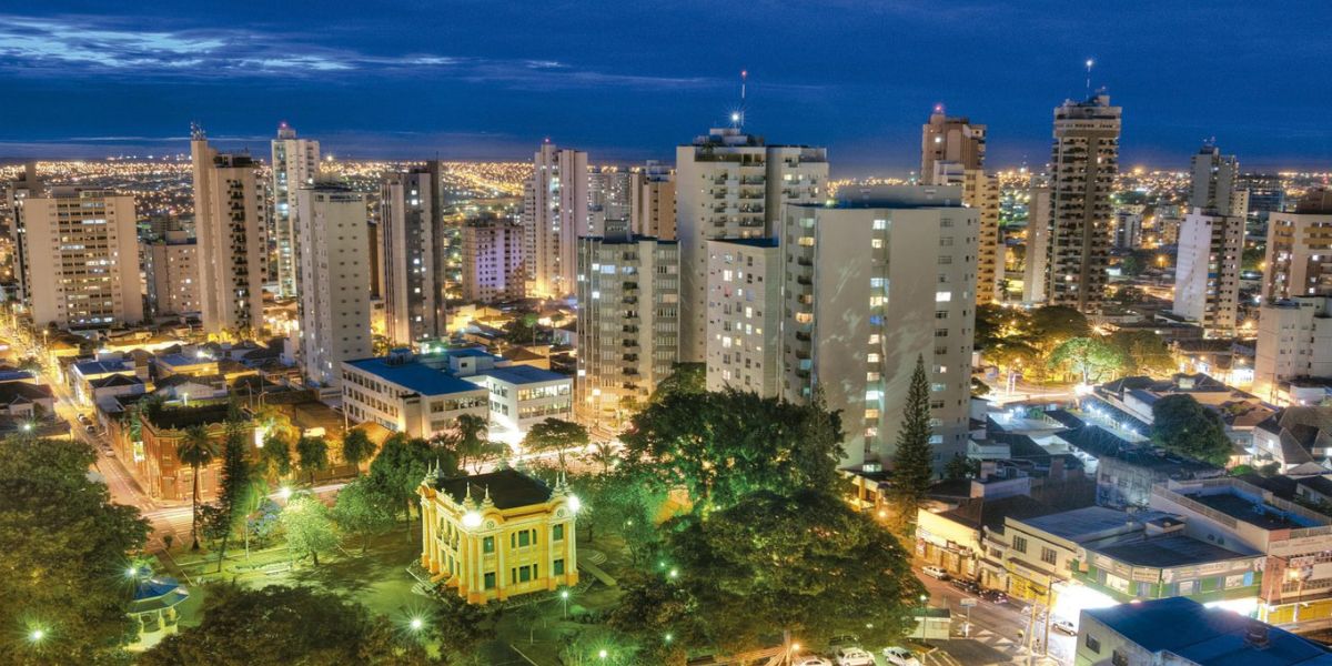 Comércio de Uberlândia se prepara para a Copa com promoções, decoração e transmissão de jogos