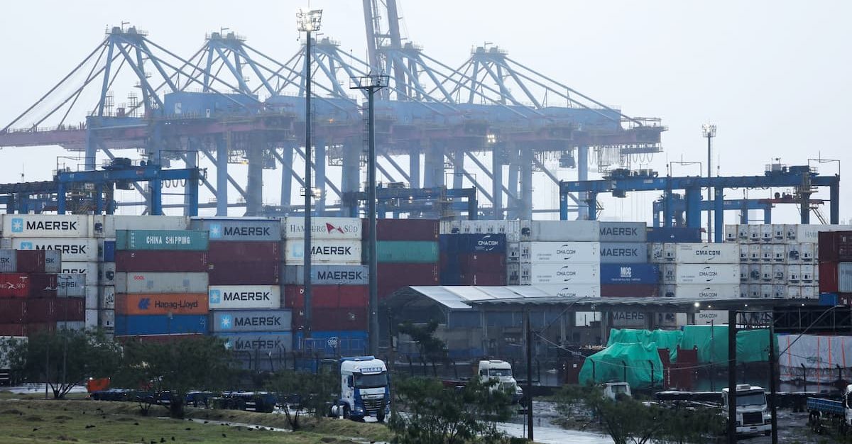 Cerca de 2 mil produtos brasileiros não estão sujeitos a tarifas dos EUA, diz Rosa