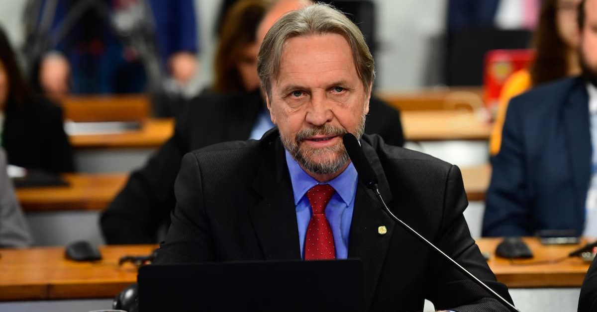 Líder do PT chama Alcolumbre de ‘inimigo’ do fim da 6×1, e senador diz não tolerar ameaça