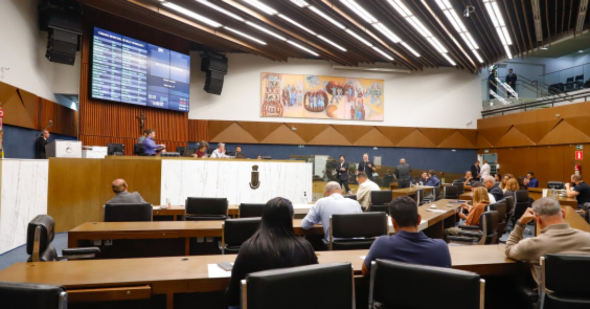 Câmara de BH aprova projeto que obriga escolas particulares a reaproveitar material didático de anos anteriores
