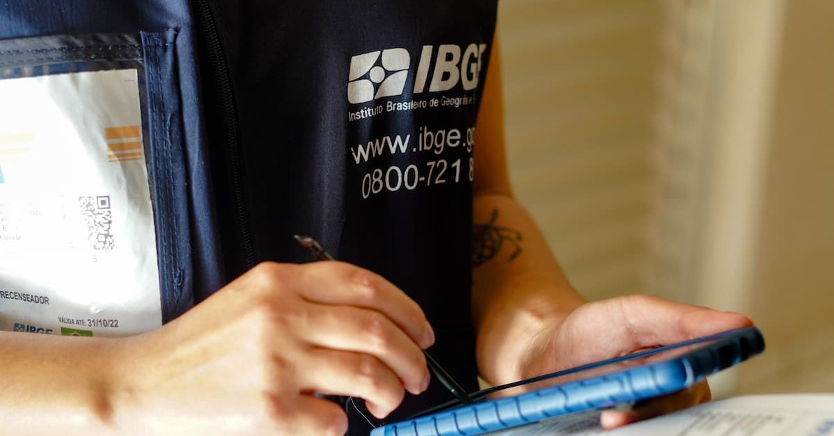 IBGE: empresas comerciais tiveram receita operacional líquida de R$ 7,7 trilhões em 2024