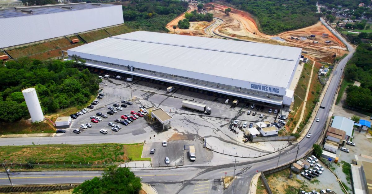 Decminas mira varejo farmacêutico em Minas Gerais e projeta alta de 34,3% no faturamento em 2026