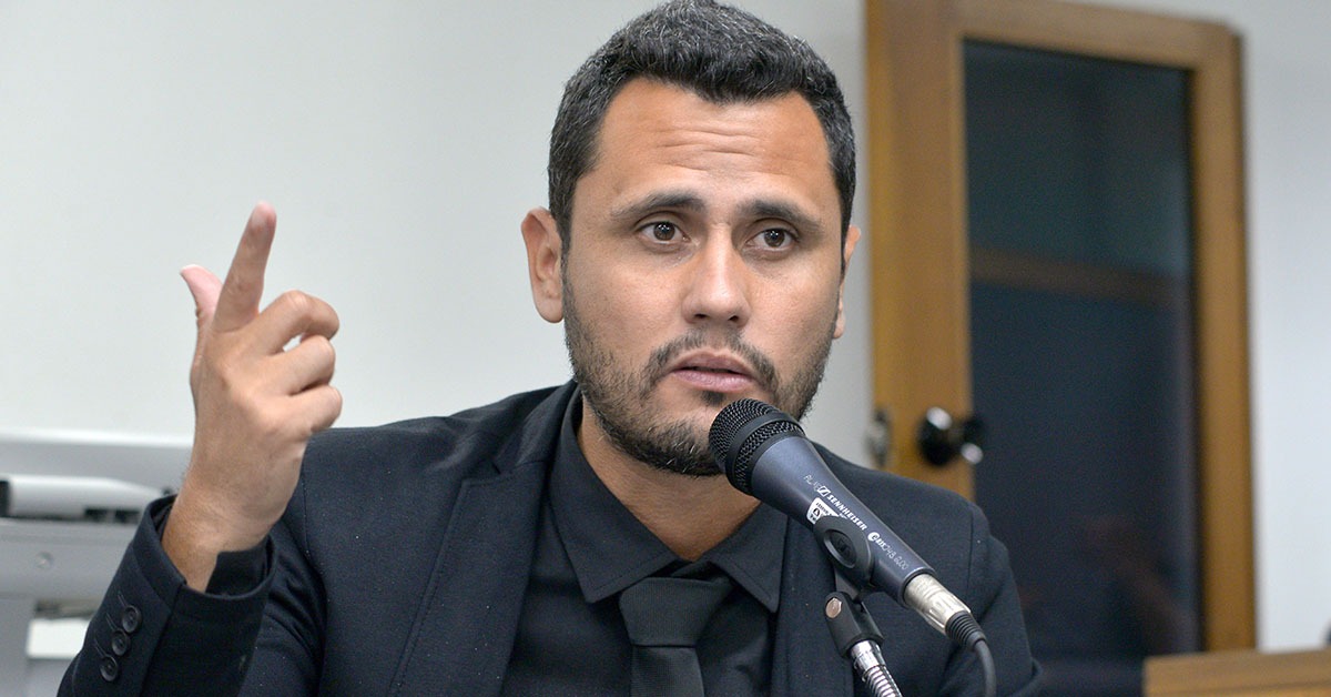 Demora de Cleitinho para decidir sobre governo de Minas gera crise no Republicanos e trava alianças