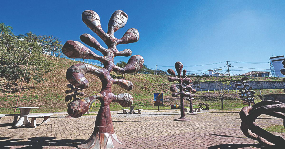 Exposição em Contagem transforma sucata em arte e discute sustentabilidade