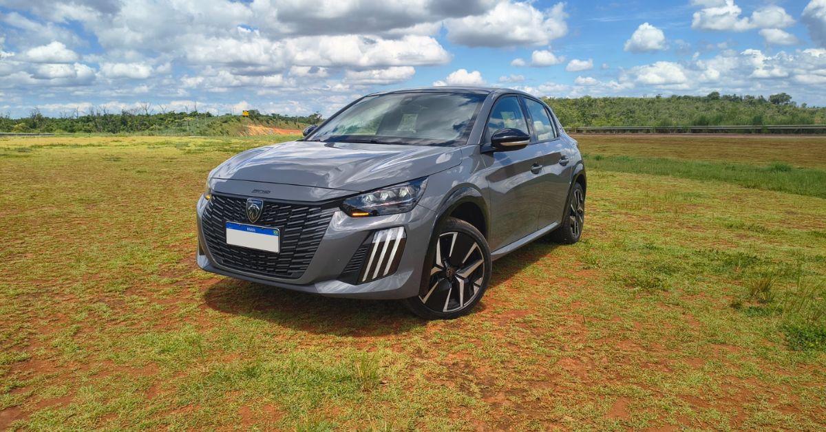 Peugeot 208 GT ganha sistema híbrido leve na linha 2026