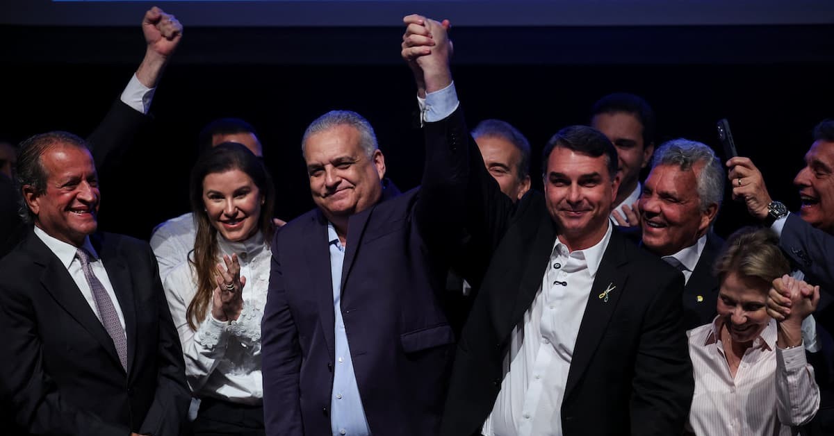 Flávio Bolsonaro anuncia Alfredo Gaspar, relator da comissão do INSS, como vice