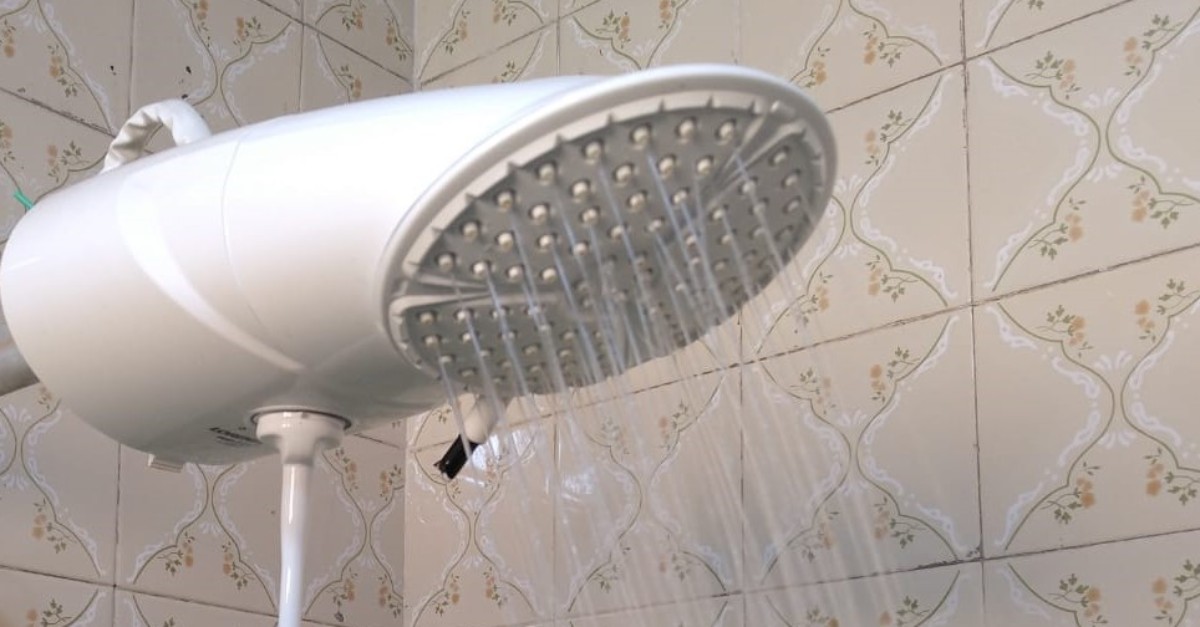 Quanto custa um banho quente? Veja o impacto de 5, 10 e 15 minutos na conta de luz