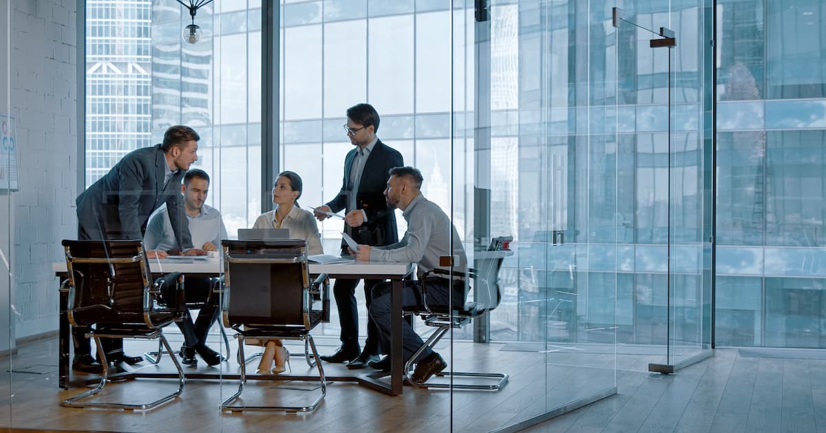 Quando a reputação do CEO atravessa a porta da empresa