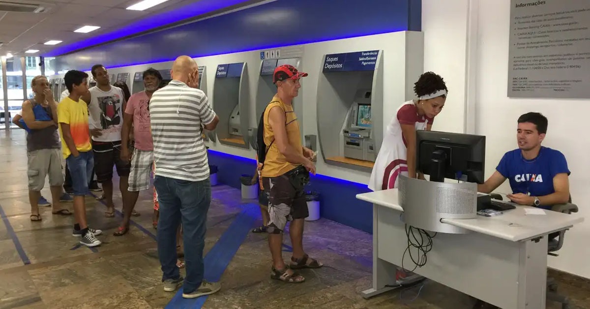 Bancários fazem paralisação nesta quinta e ameaçam greve por tempo indeterminado a partir de segunda-feira (24)