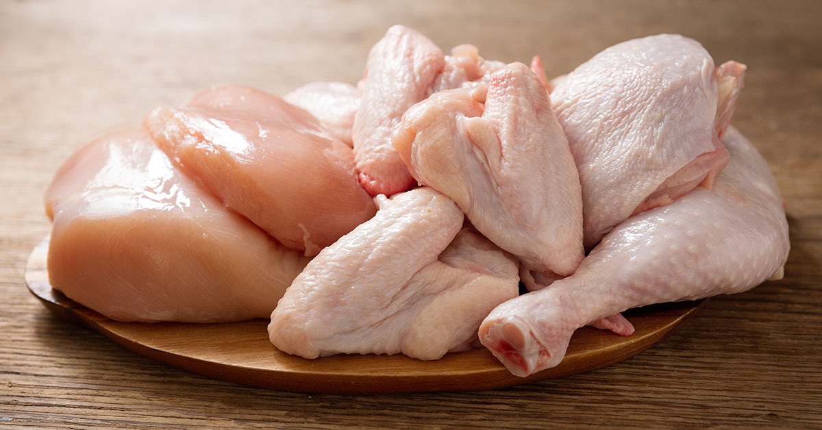 Oferta de carne de frango atinge maior nível desde 2025 e preços caem