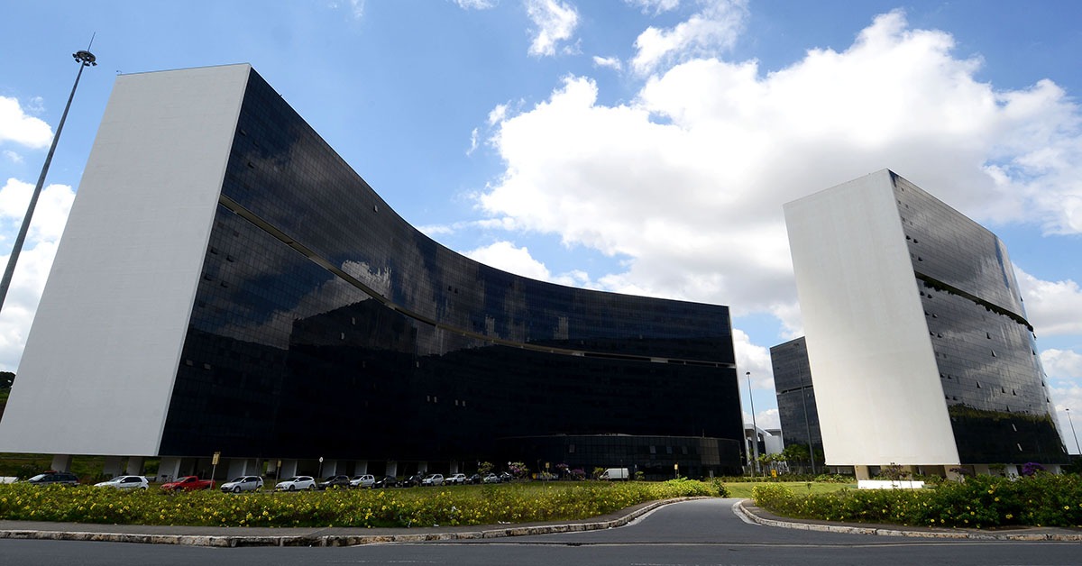 Arrecadação de Minas cresce 4% até julho, mas resultado não indica avanço real da economia