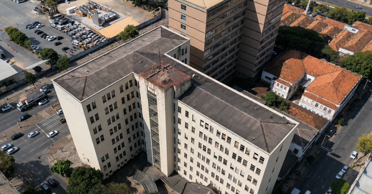 Vista aérea do antigo complexo da Escola de Engenharia da UFMG, no Centro de Belo Horizonte, que será requalificado pela Prefeitura de Belo Horizonte para receber servidores municipais e espaços de comércio, cultura e convivência.