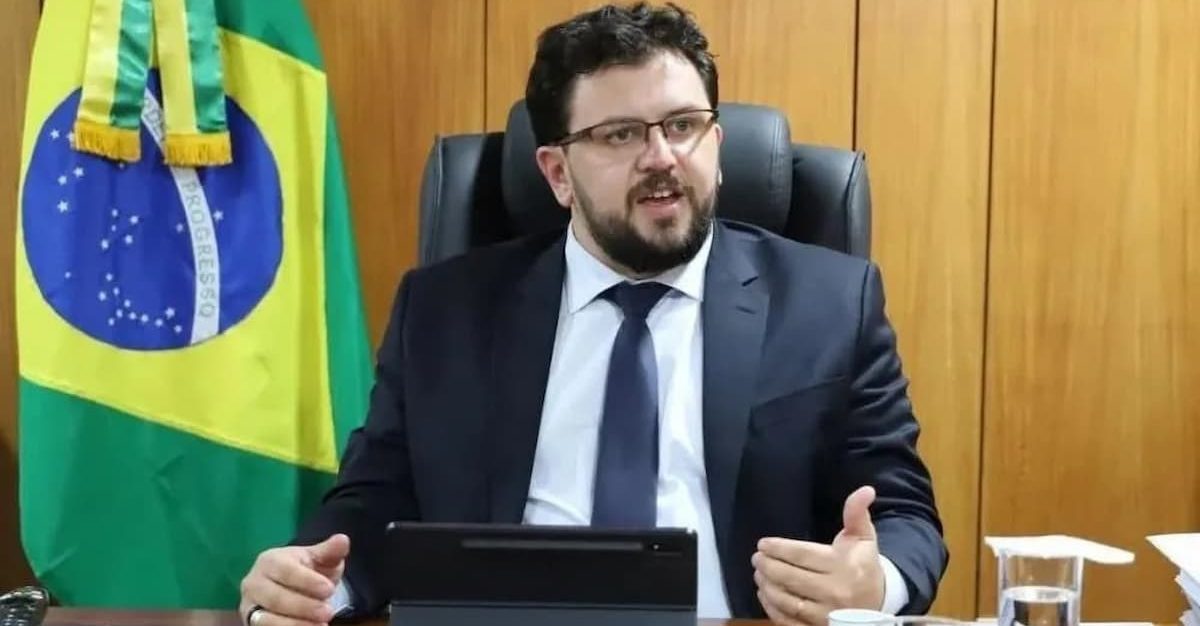 Ex-chefe de gabinete de Lula pede para deixar campanha após contas pagas por empresária alvo da PF