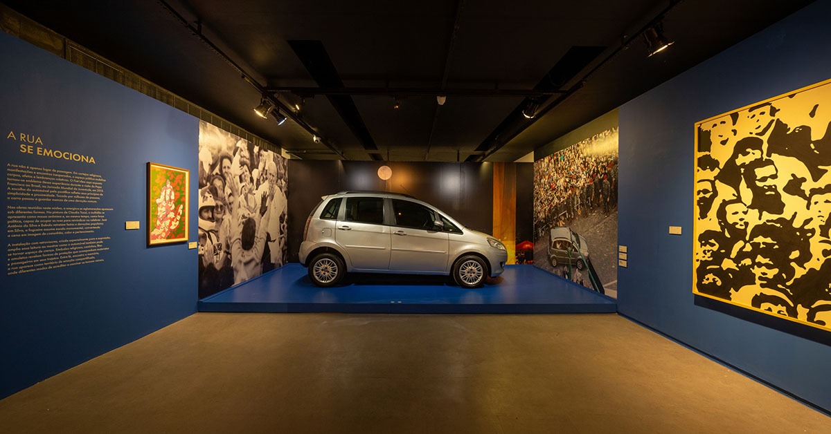 Exposição “Celebrar as ruas: 50 anos de Fiat e brasilidade na Casa Fiat de Cultura”