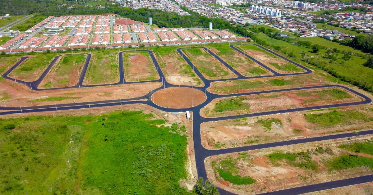 Burocracia e indefinições ainda limitam avanços no mercado de lotes em Minas Gerais