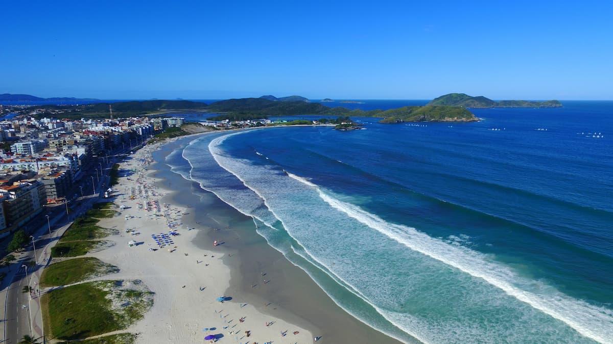 Mineiros ganham voo direto para Cabo Frio no verão; confira datas e horários