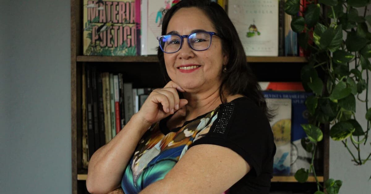 ‘Antes e depois’: mineira transforma memórias de família em obra sobre os impactos do Alzheimer