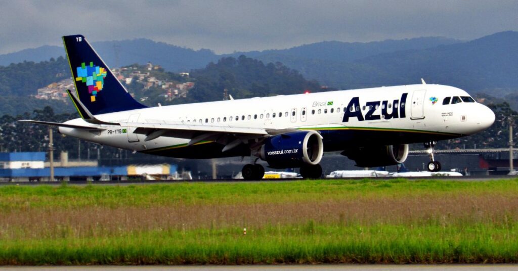 Avião Airbus A320 da Azul Linhas Aéreas.
