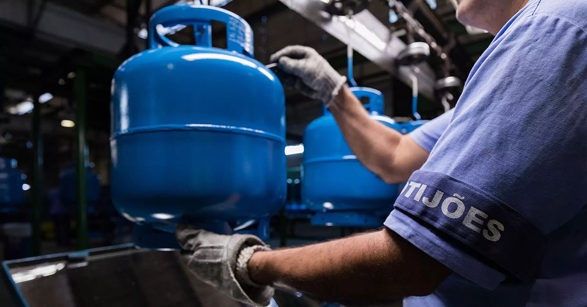 Importação de botijões de gás da China reduz produção e ameaça empregos na Mangels em Três Corações
