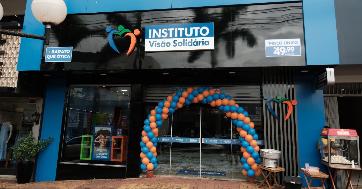 Fachada de unidade da rede Instituto Visão Solidária (IVS).