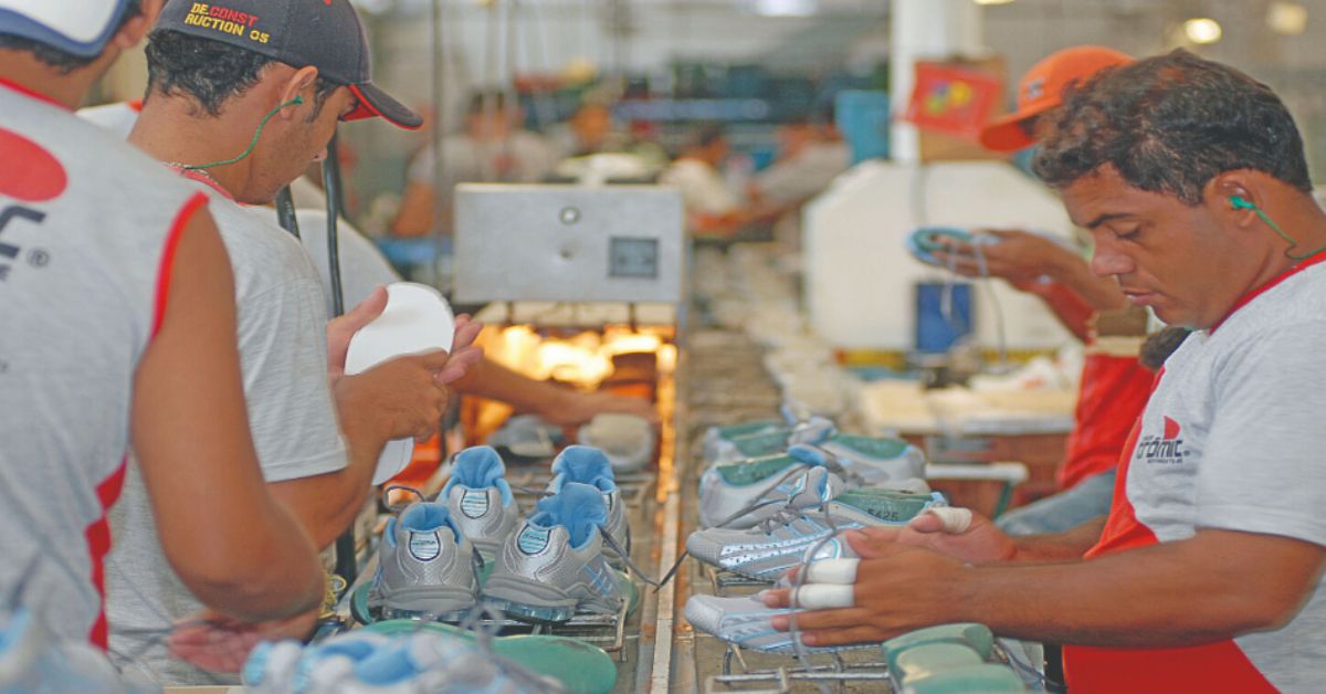 Indústria de vestuário e calçados espera recuperação no ‘supertrimestre’ após ano de retração