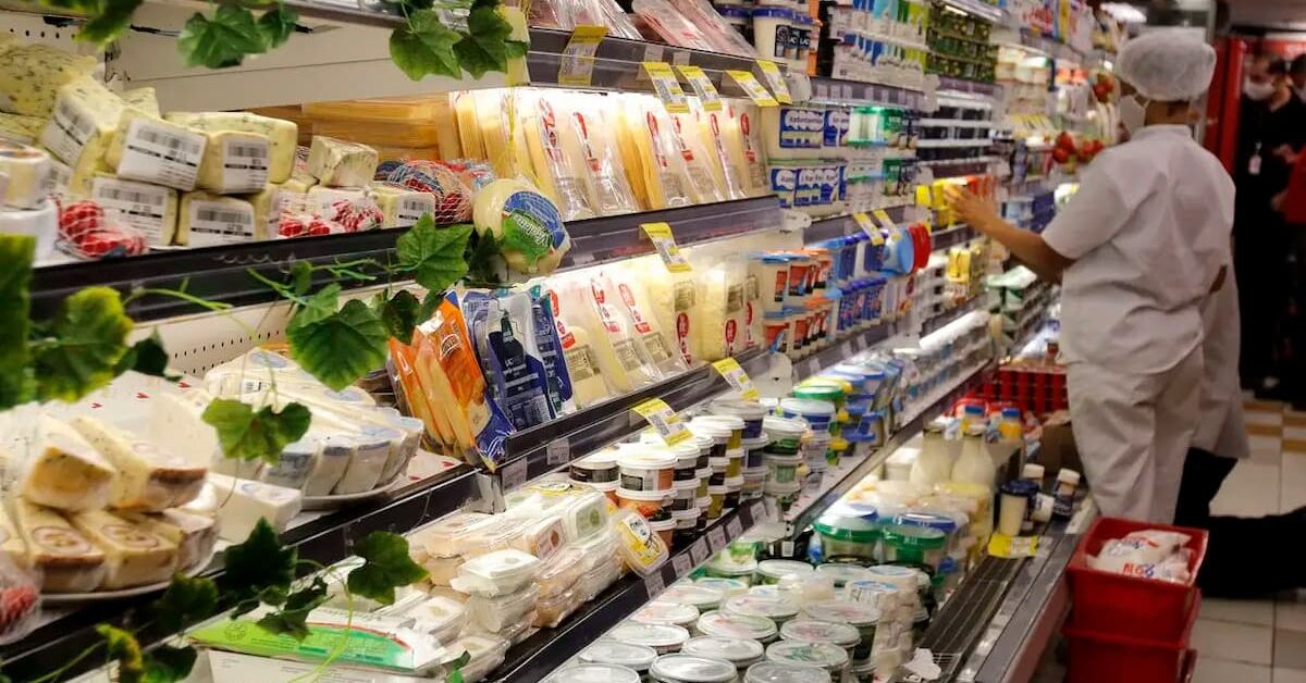 Consumo sobe em outubro após restrição às bets; ‘é doença social’, diz vice da Abras