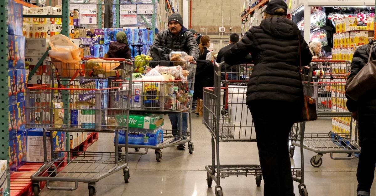 Eleições, pessimismo econômico e da melhora financeira fazem confiança do consumidor recuar 0,54% em outubro