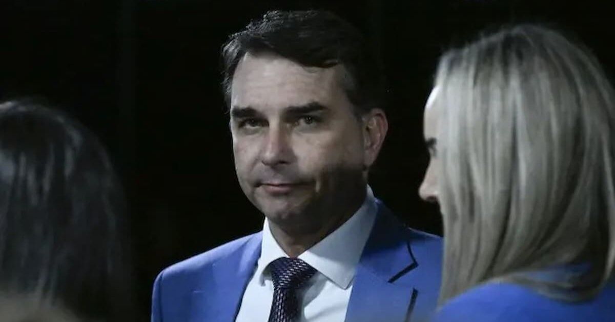 Emails indicam que Flávio Bolsonaro dividia conta com suspeito de lavar dinheiro do INSS