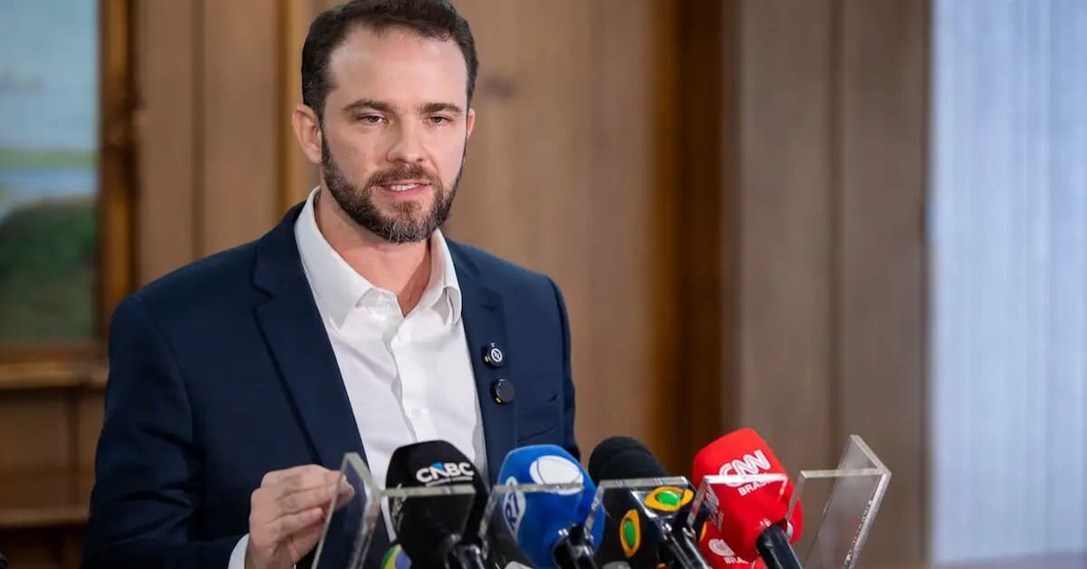 Previsão de superávit no Orçamento de 2027 está mantida, diz Durigan