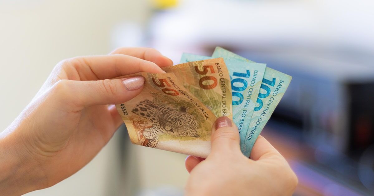 Renda atrai, mas crescimento e liderança pesam mais na retenção, aponta Guia Salarial 2027