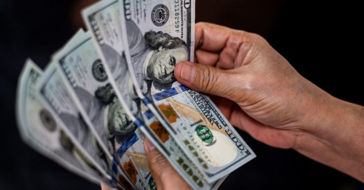 Dólar volta a subir e vai a R$ 5,38 com dúvidas sobre ajuste fiscal no Lula 4