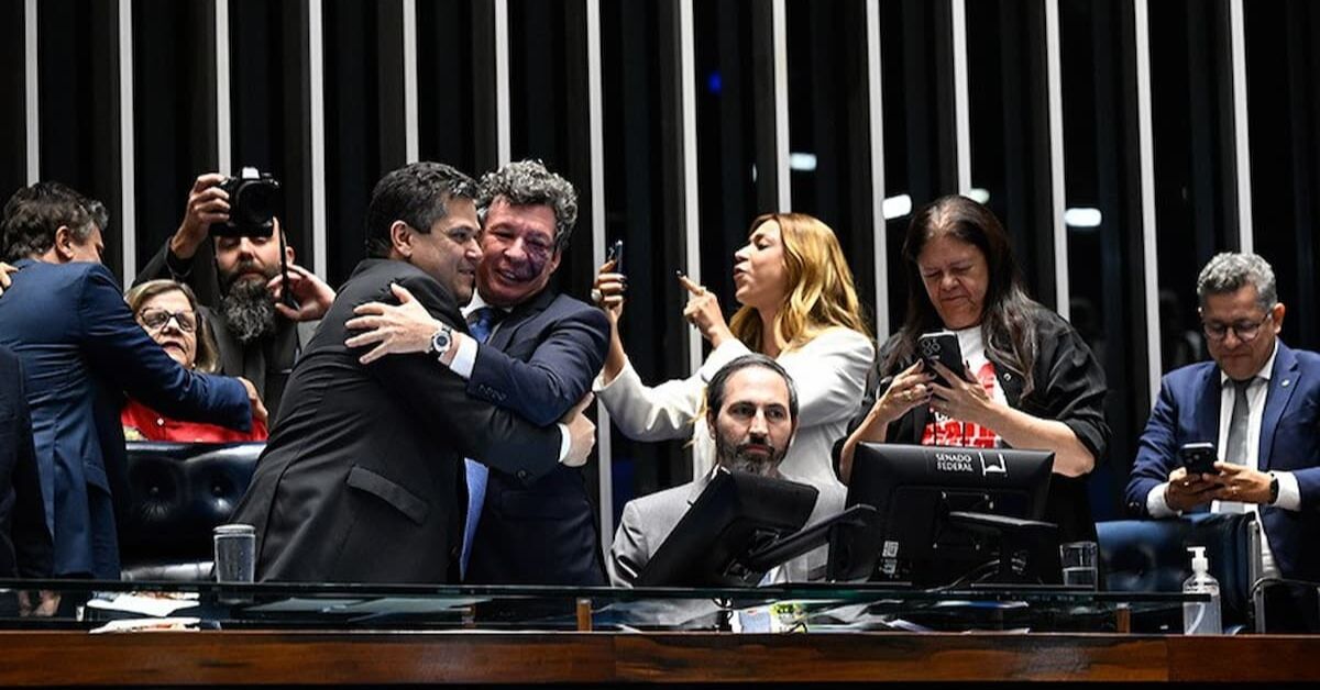 Entidades empresariais criticam aprovação do fim da escala 6×1 e preveem aumento de custos