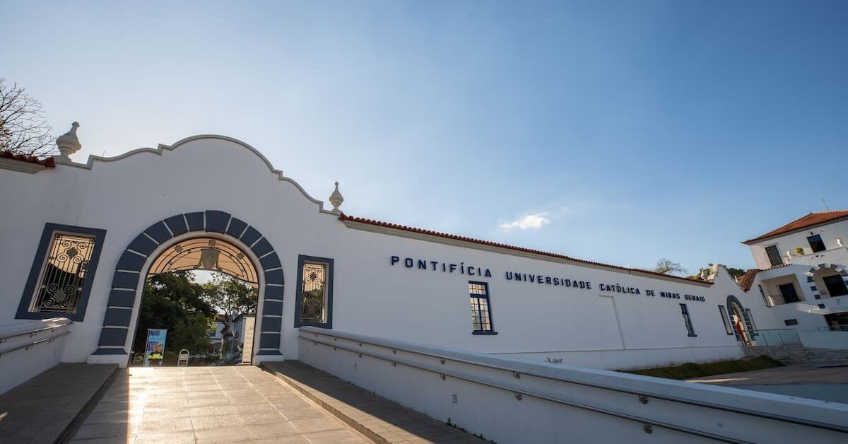 PUC Minas promove evento sobre mercado publicitário com participação de Adriana Muls