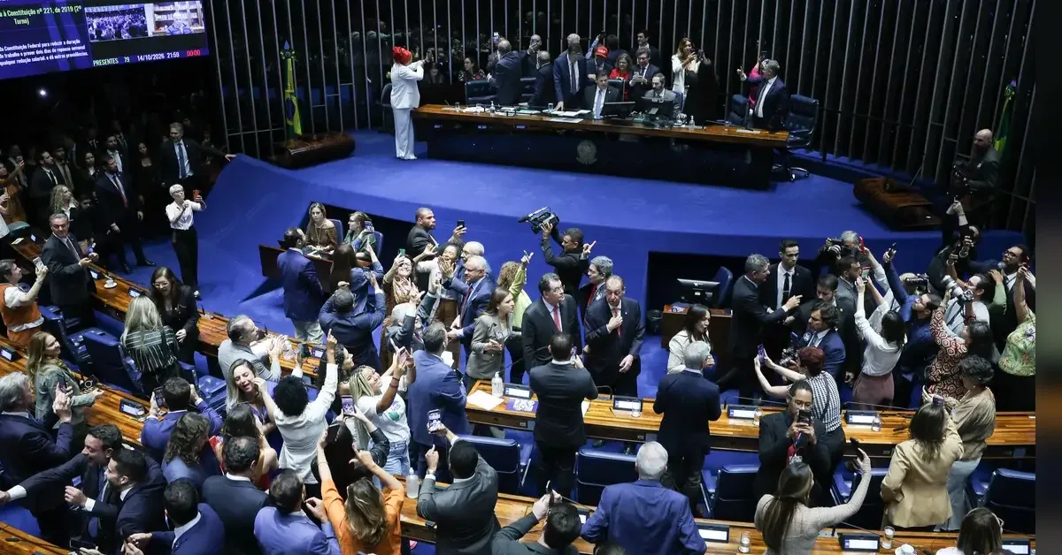Senado aprova fim da escala 6×1 e redução da jornada de trabalho